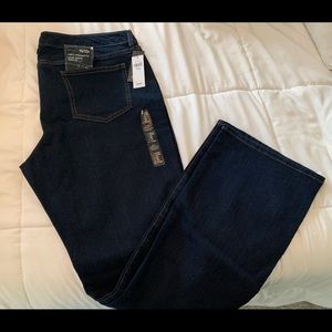 NWT Gap 16/33R Curvy Straight Jeans